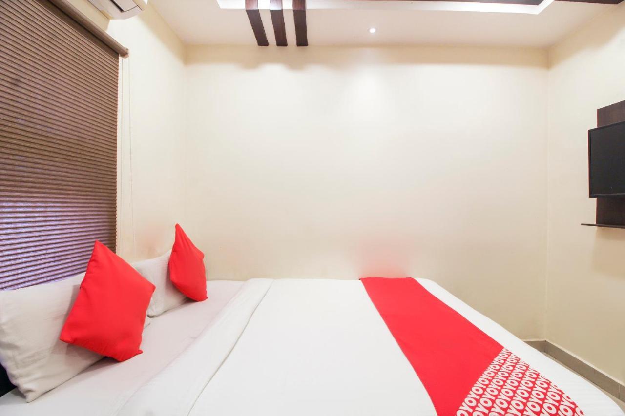 Hotel O Sri Harsha Residency Near Jntu Metro Haiderabad Buitenkant foto
