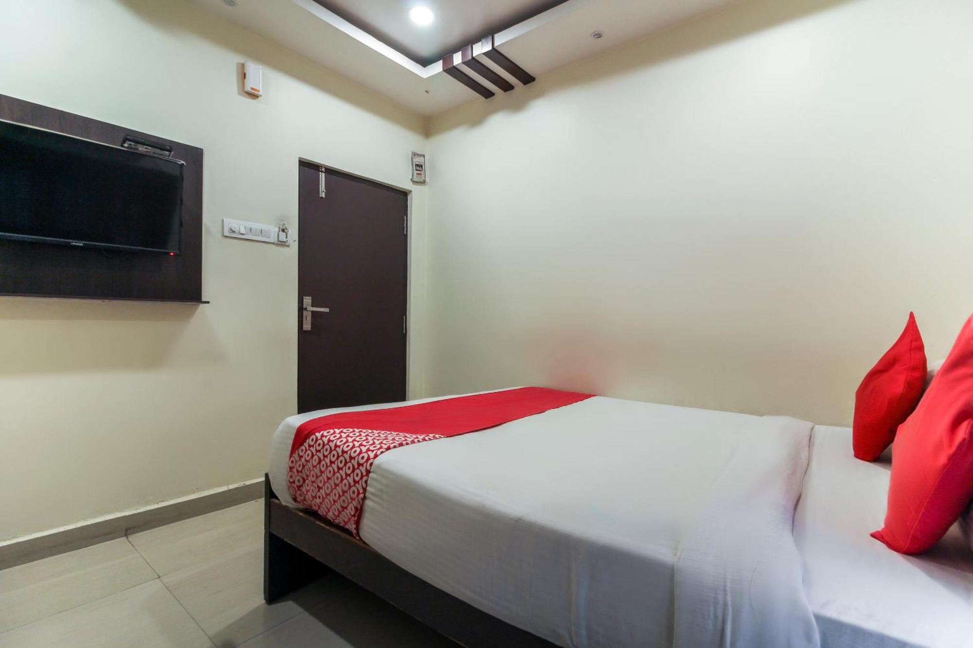 Hotel O Sri Harsha Residency Near Jntu Metro Haiderabad Buitenkant foto