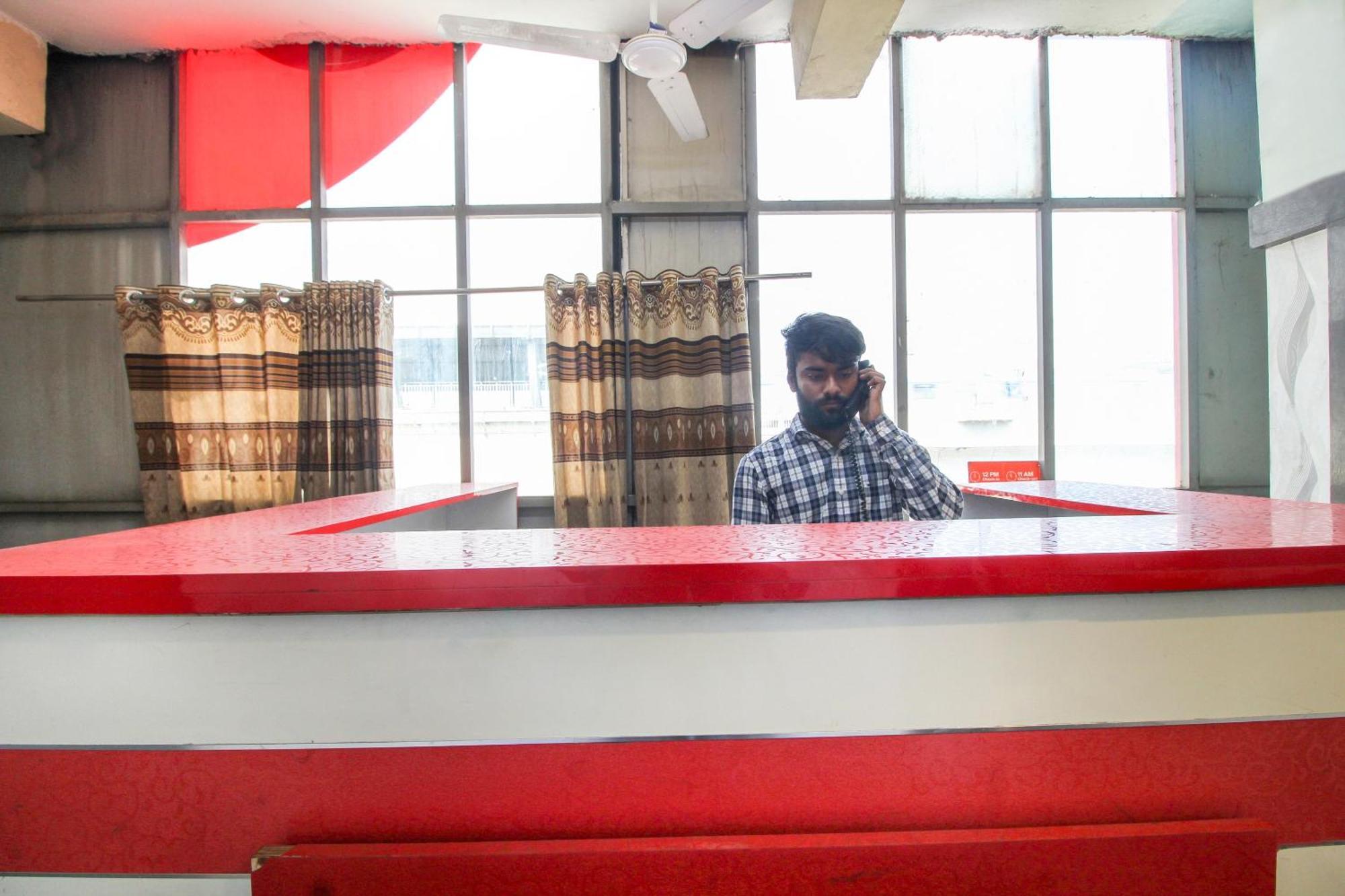Hotel O Sri Harsha Residency Near Jntu Metro Haiderabad Buitenkant foto