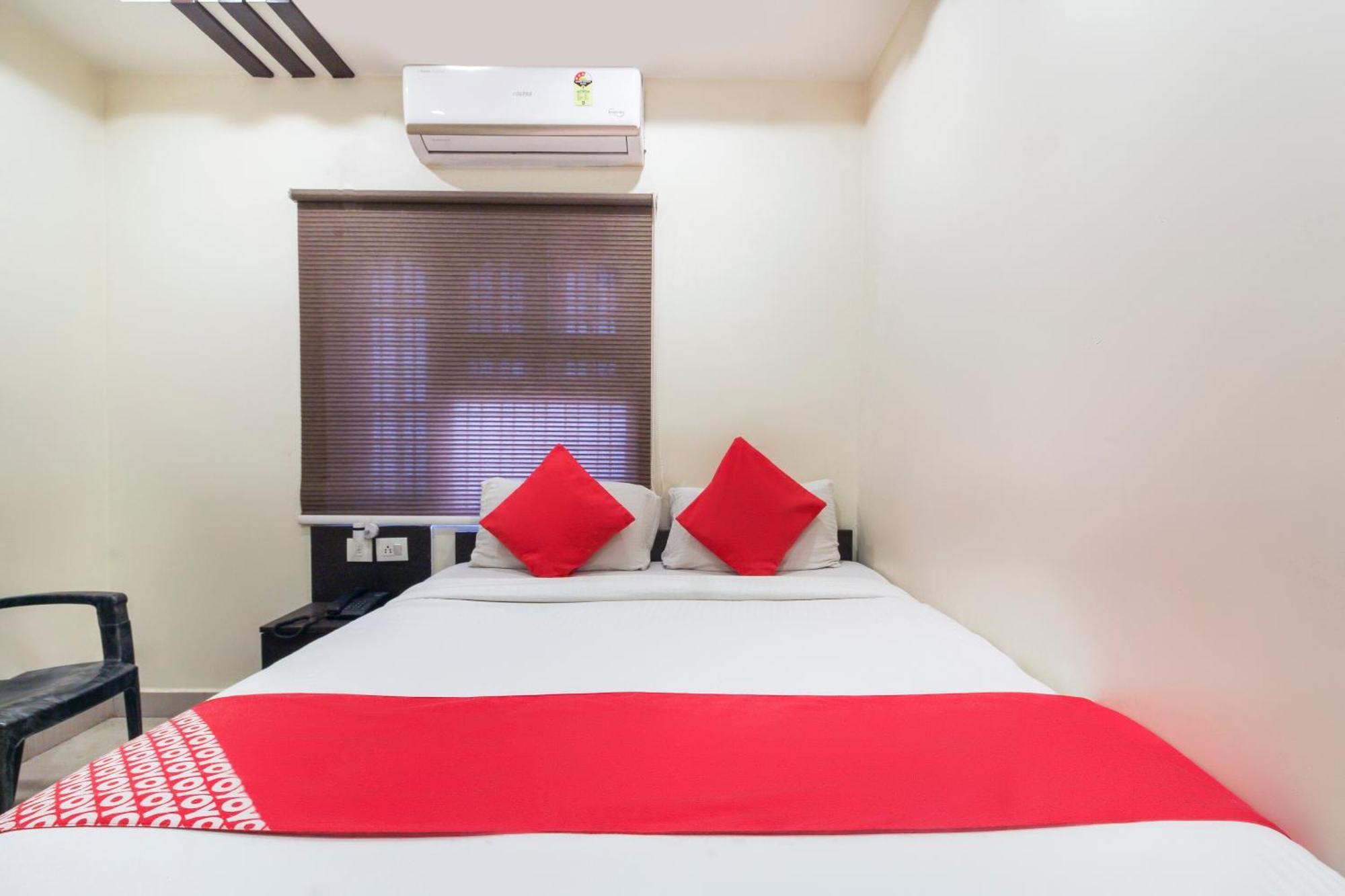 Hotel O Sri Harsha Residency Near Jntu Metro Haiderabad Buitenkant foto