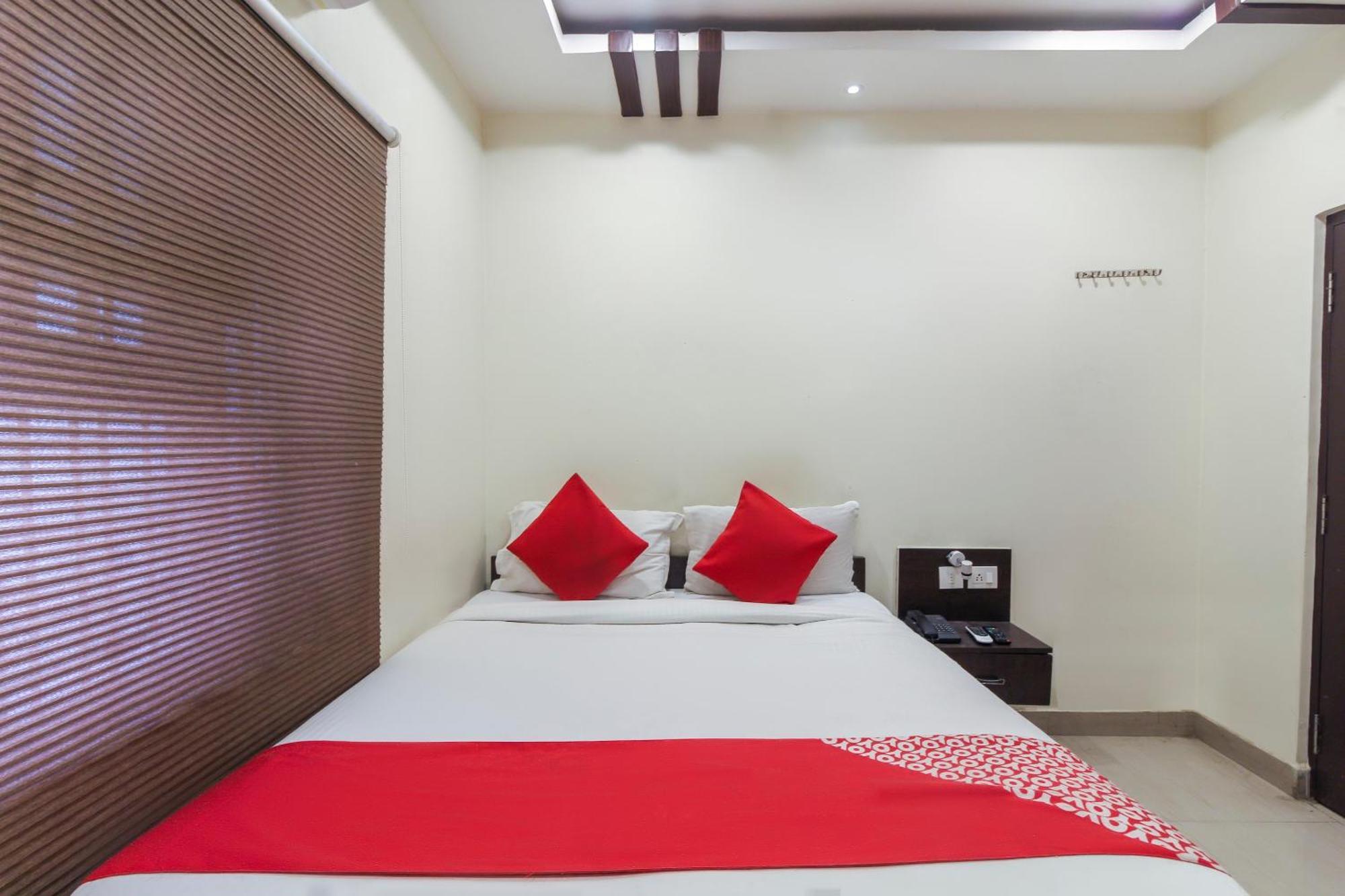 Hotel O Sri Harsha Residency Near Jntu Metro Haiderabad Buitenkant foto